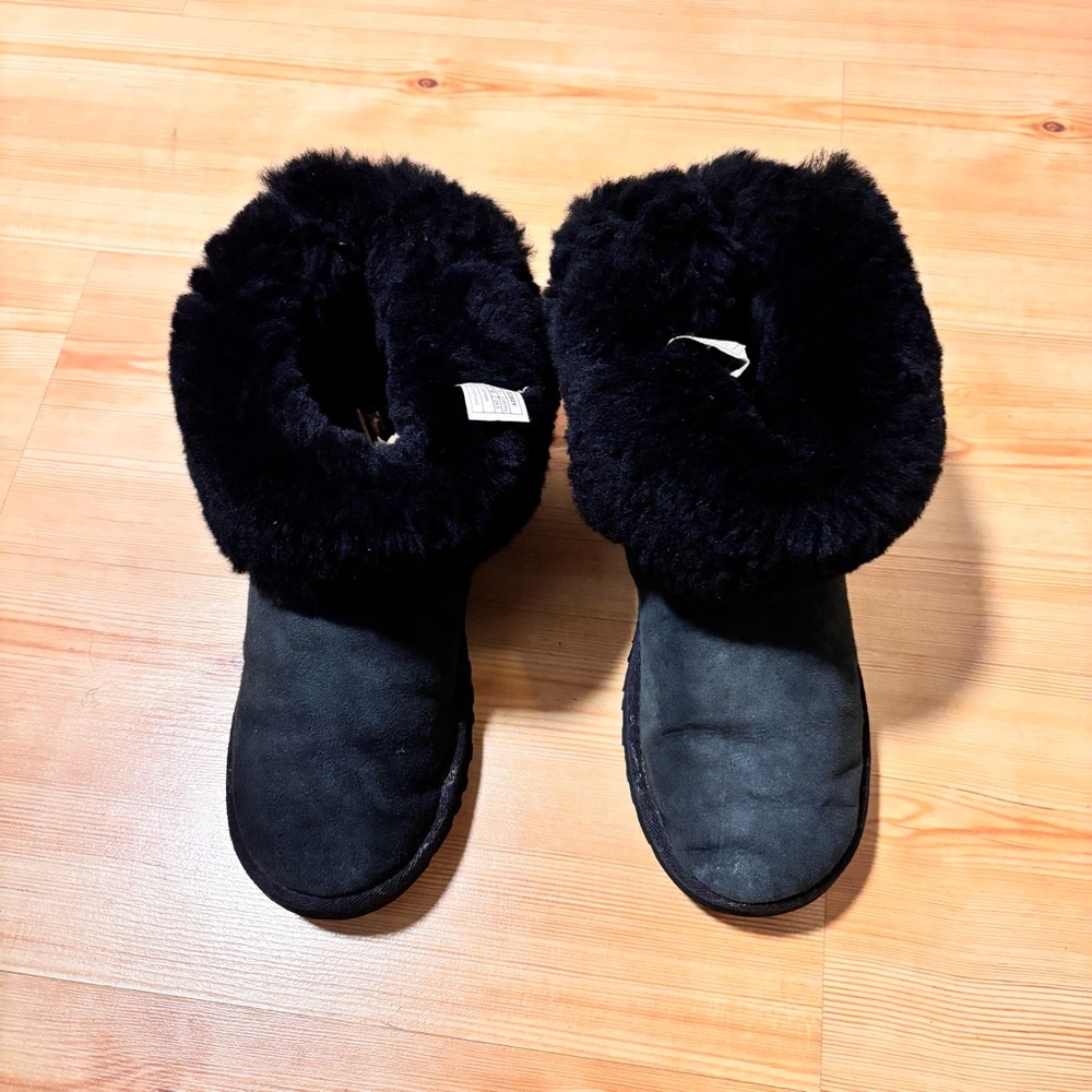 UGG Boots bows size 6